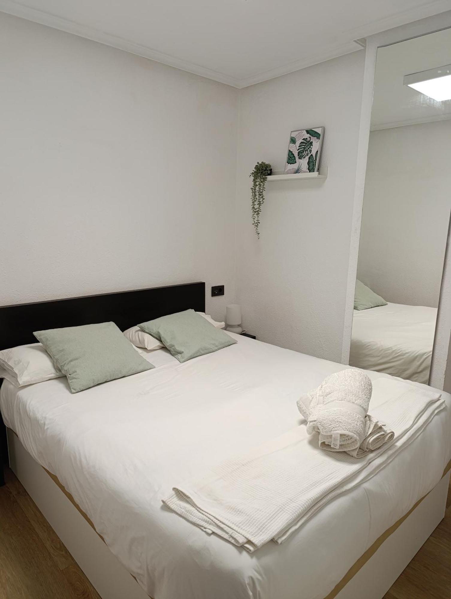 Centro Playa, Apartamento Con Garaje Gijón Exteriör bild